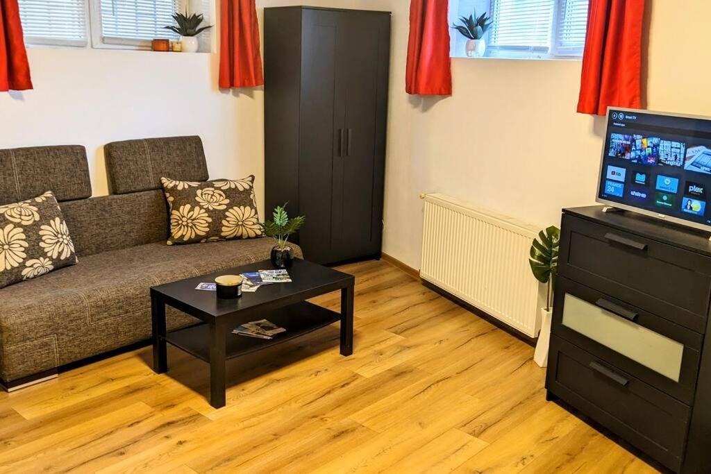 Cosy One Bedroom Flat With Free Parking & Wifi Κλουζ-Ναπόκα Εξωτερικό φωτογραφία