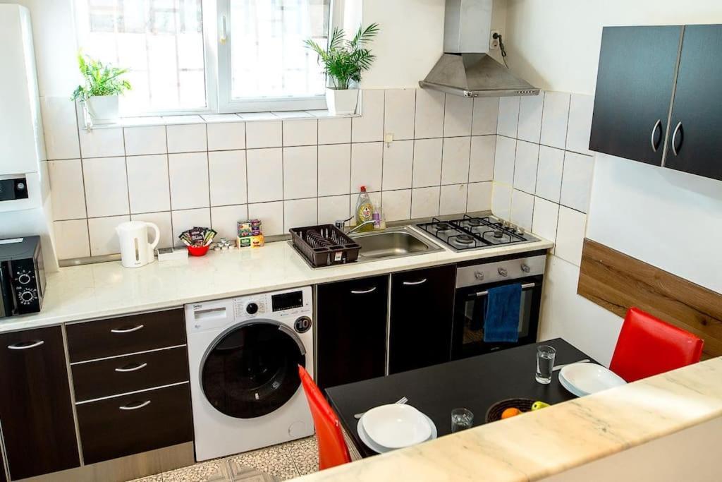 Cosy One Bedroom Flat With Free Parking & Wifi Κλουζ-Ναπόκα Εξωτερικό φωτογραφία